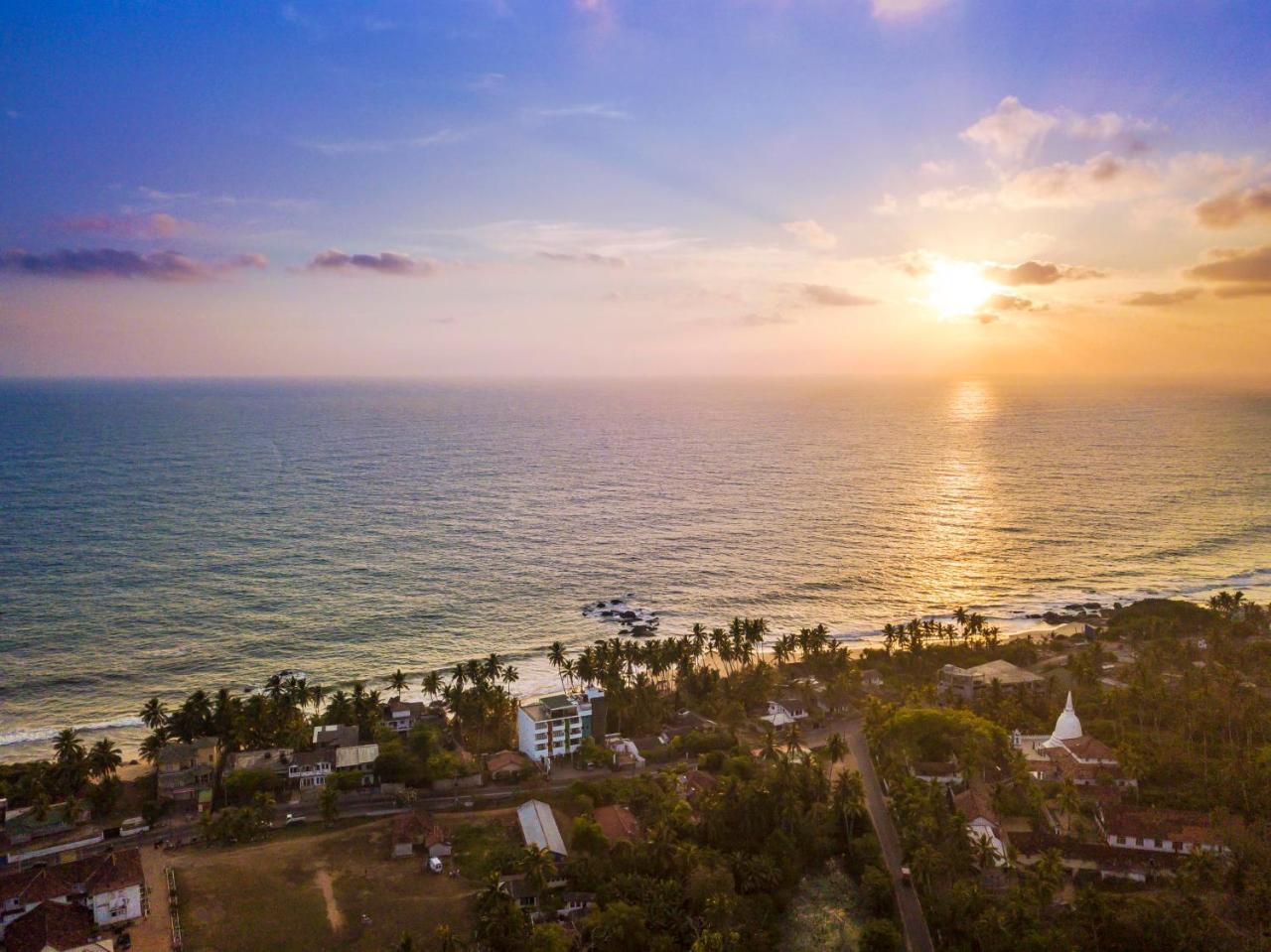 Hotel J Ambalangoda Ambalangoda  Dış mekan fotoğraf